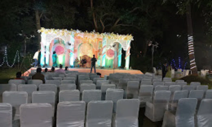 Vrindavan Lawns